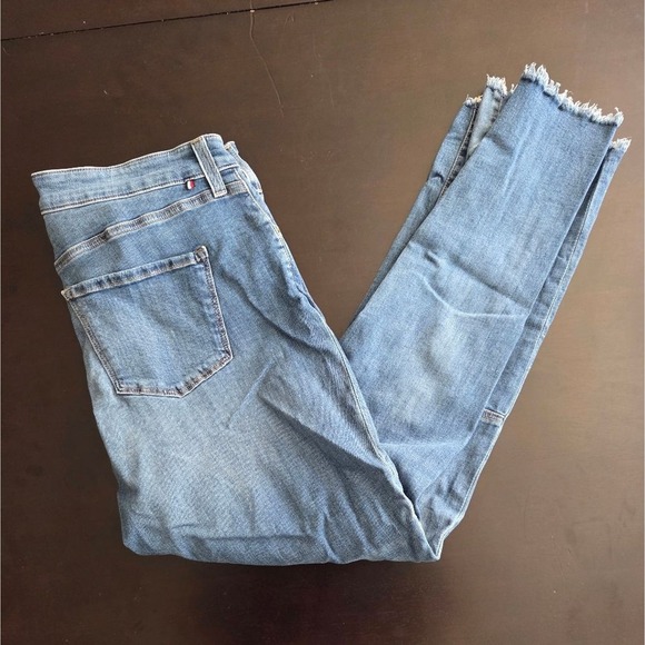 Tommy Hilfiger Women Blue Denim Jeans Patchwork Distressed Frayed Hem Size 16W - Picture 2 of 7